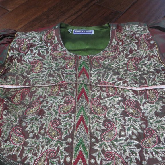 4 piece Indian outfit - Picture 4 of 7